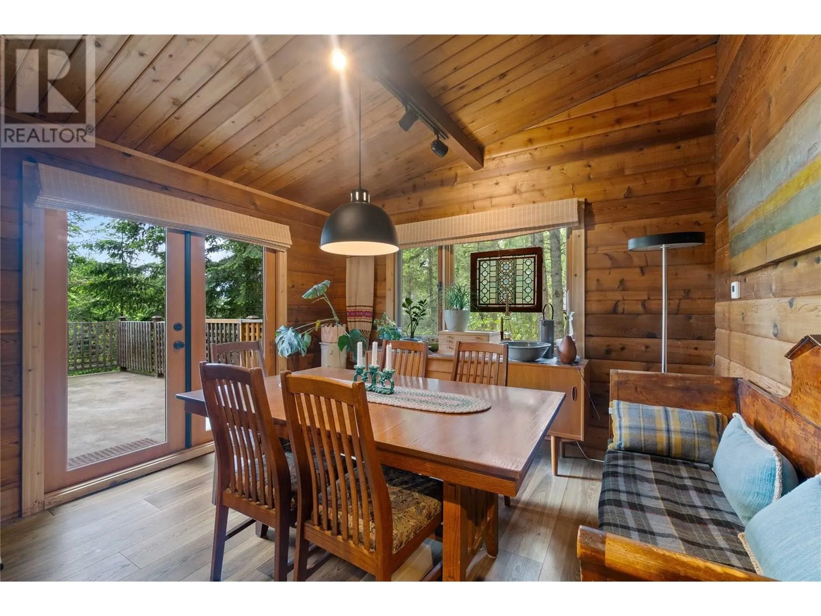 781 Gardom Lake Road