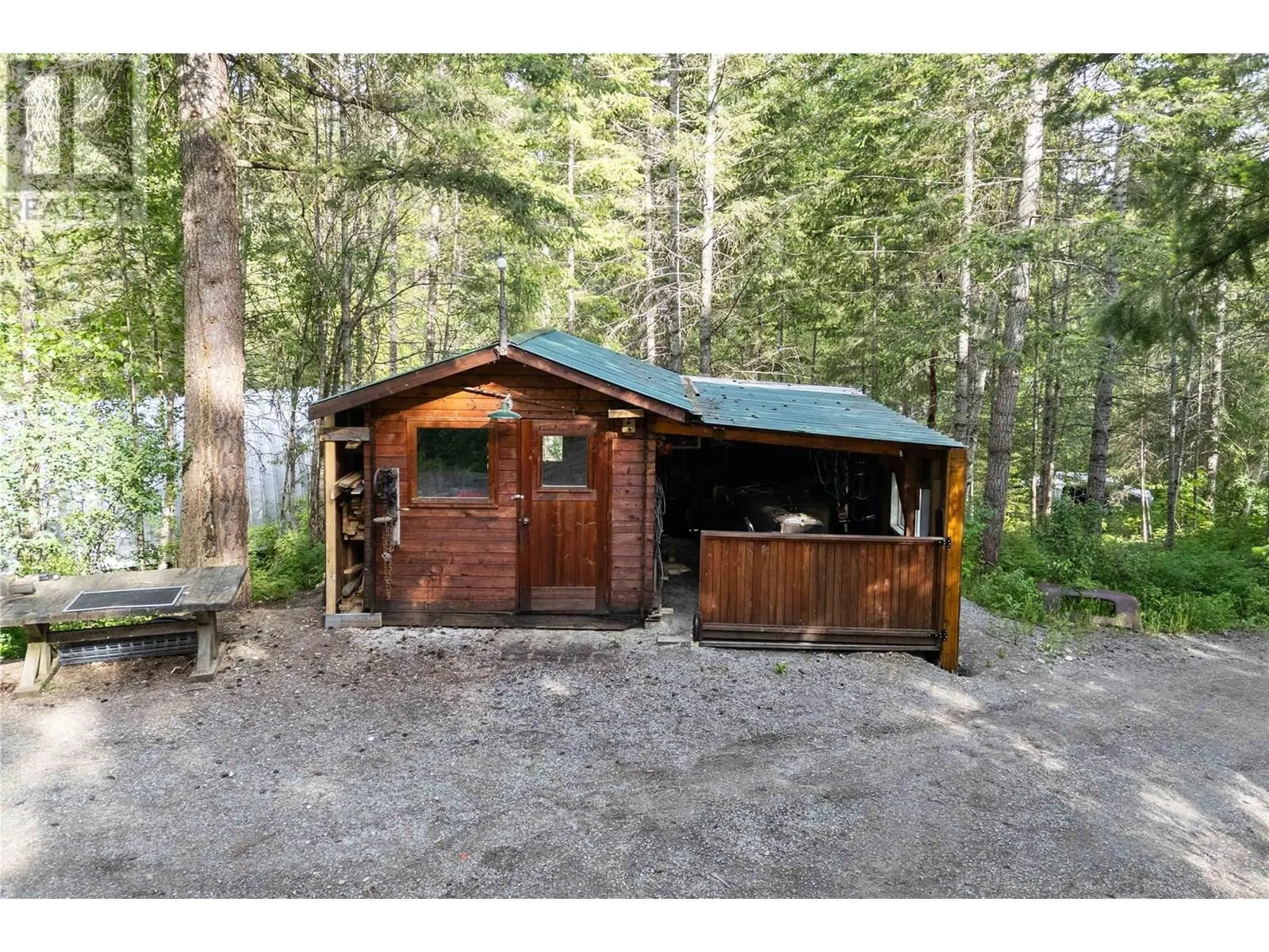781 Gardom Lake Road