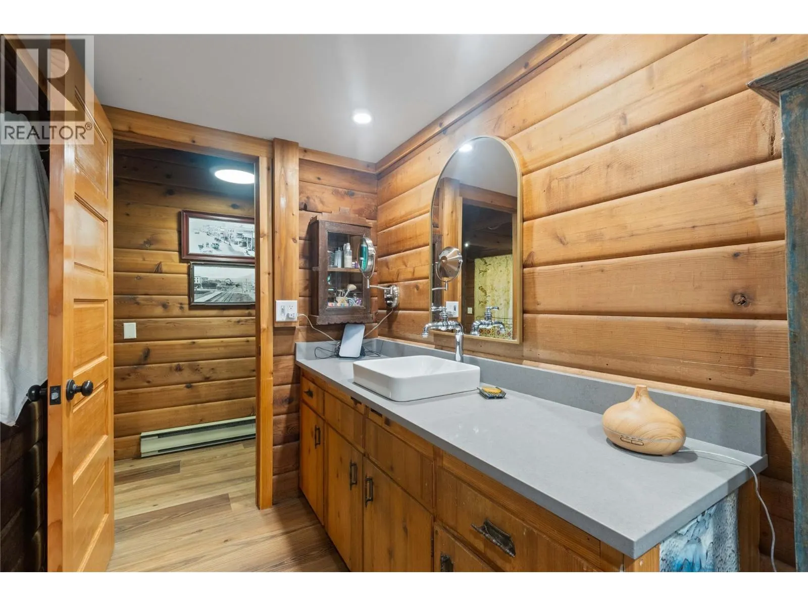 781 Gardom Lake Road