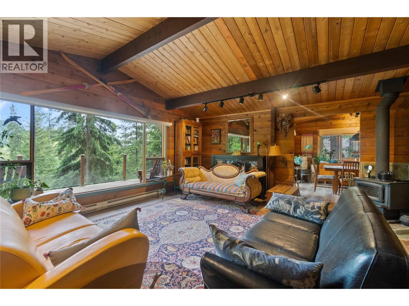 781 Gardom Lake Road