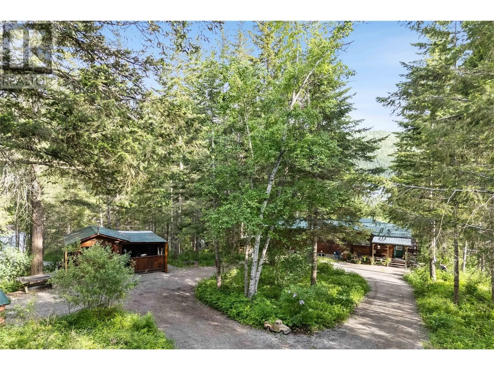 781 Gardom Lake Road