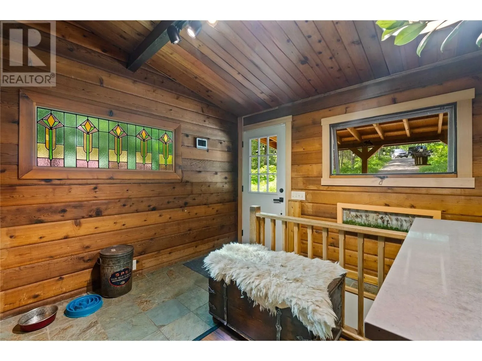 781 Gardom Lake Road