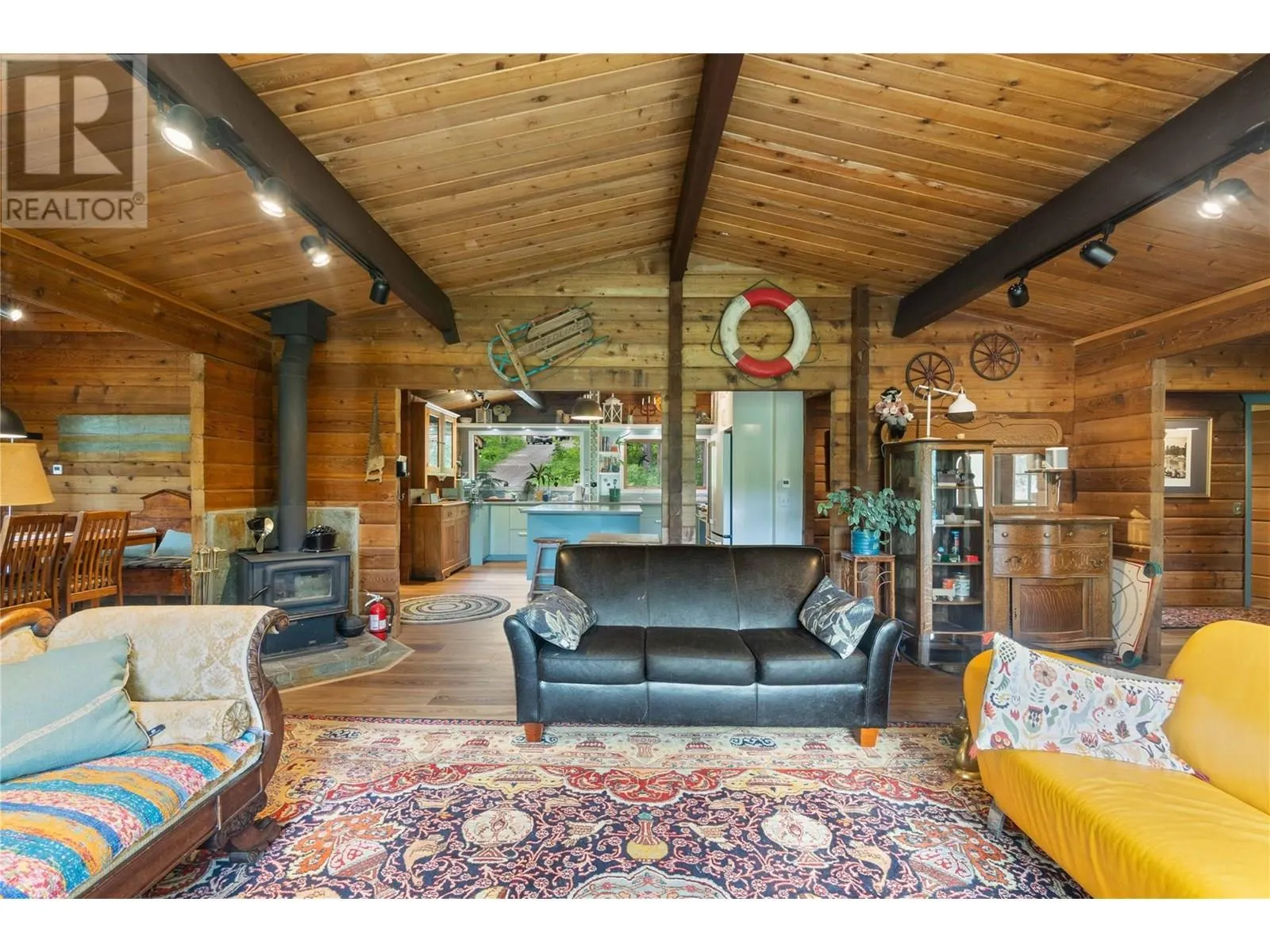 781 Gardom Lake Road
