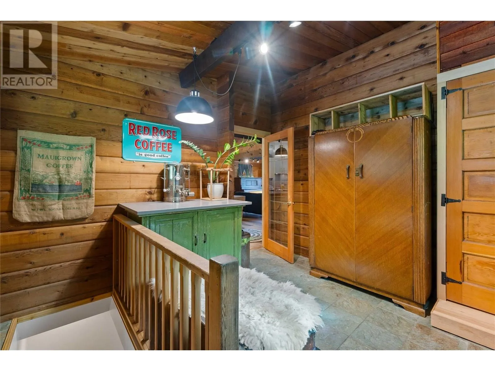 781 Gardom Lake Road