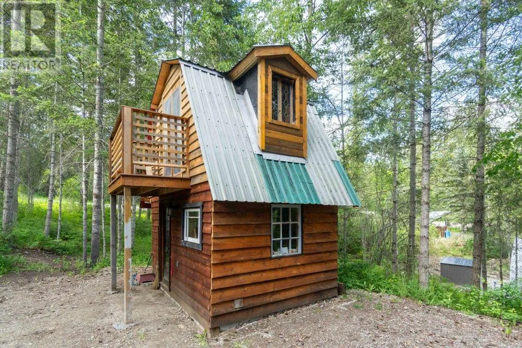 781 Gardom Lake Road