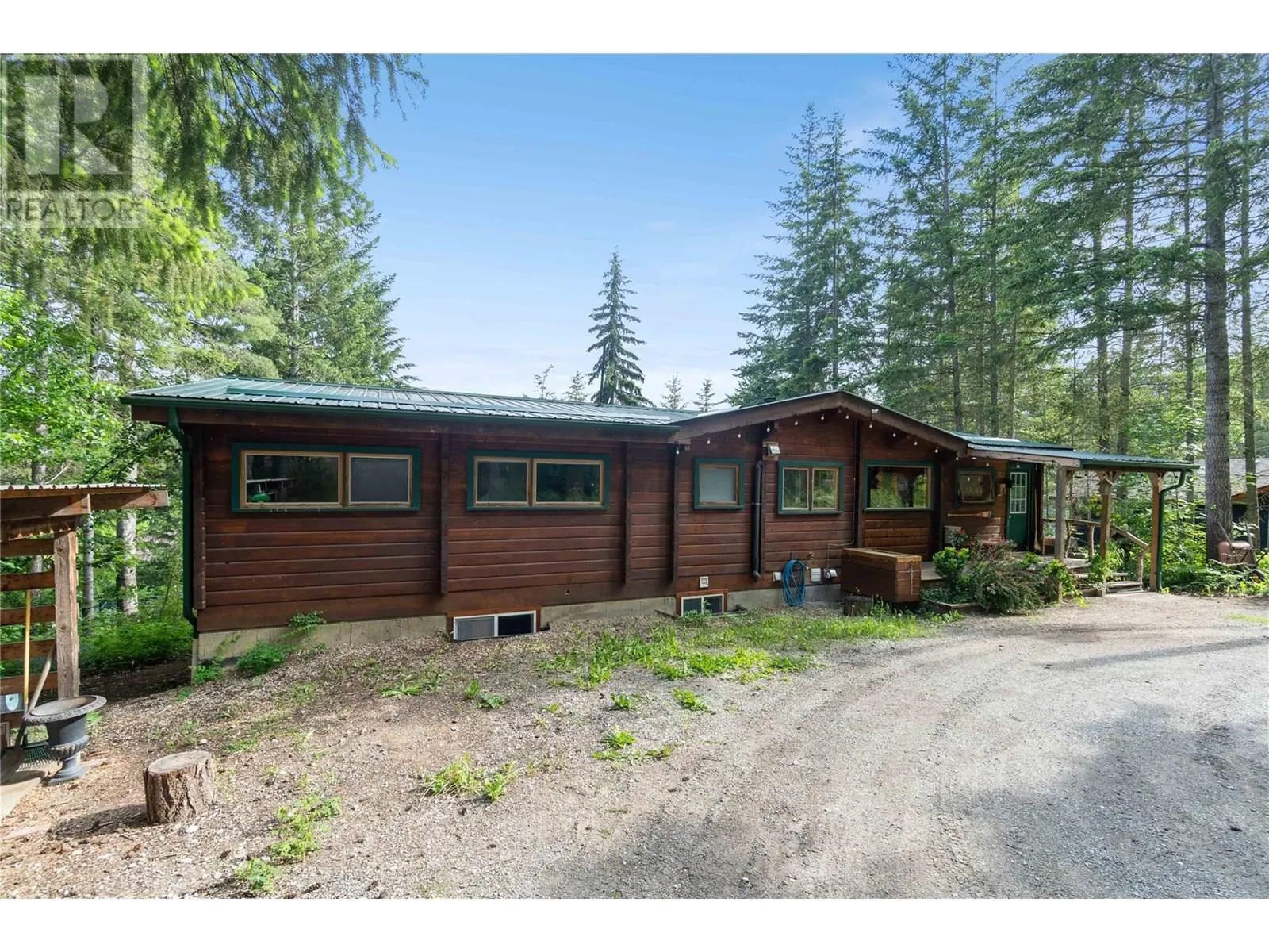 781 Gardom Lake Road