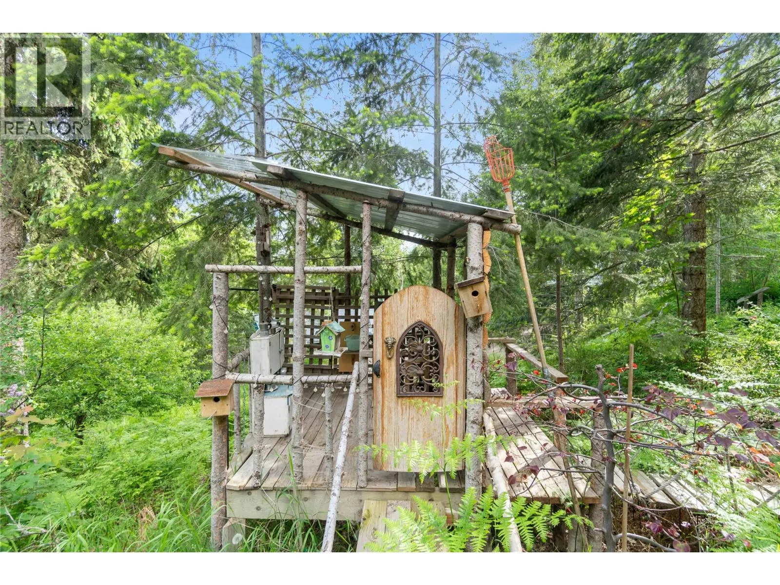 781 Gardom Lake Road