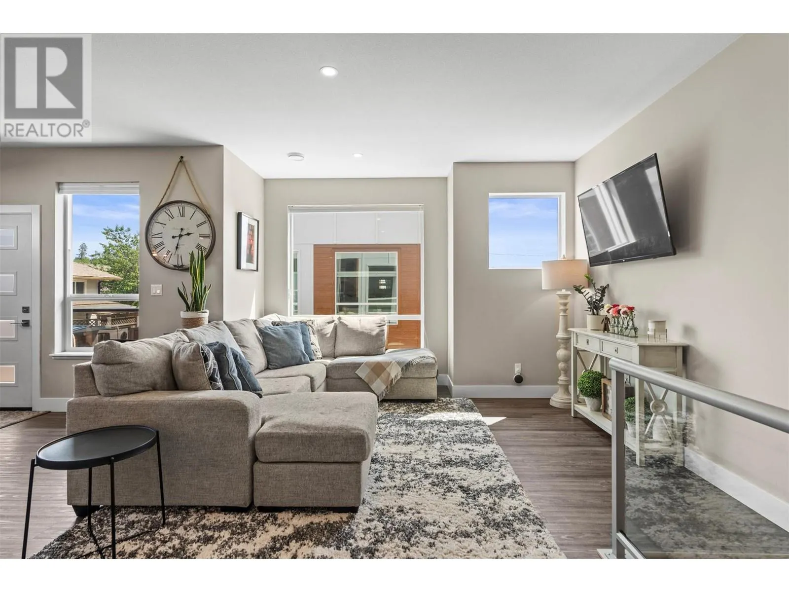 1805 45 Avenue Unit# 4