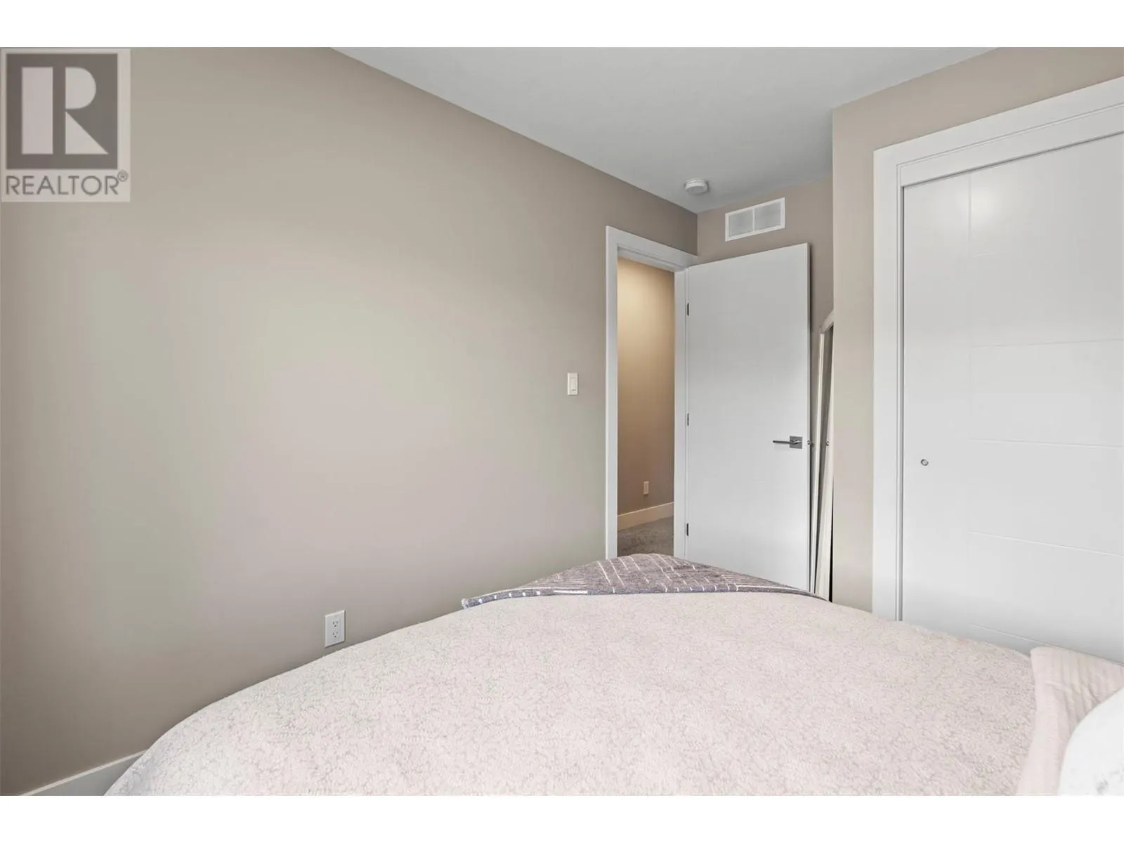 1805 45 Avenue Unit# 4
