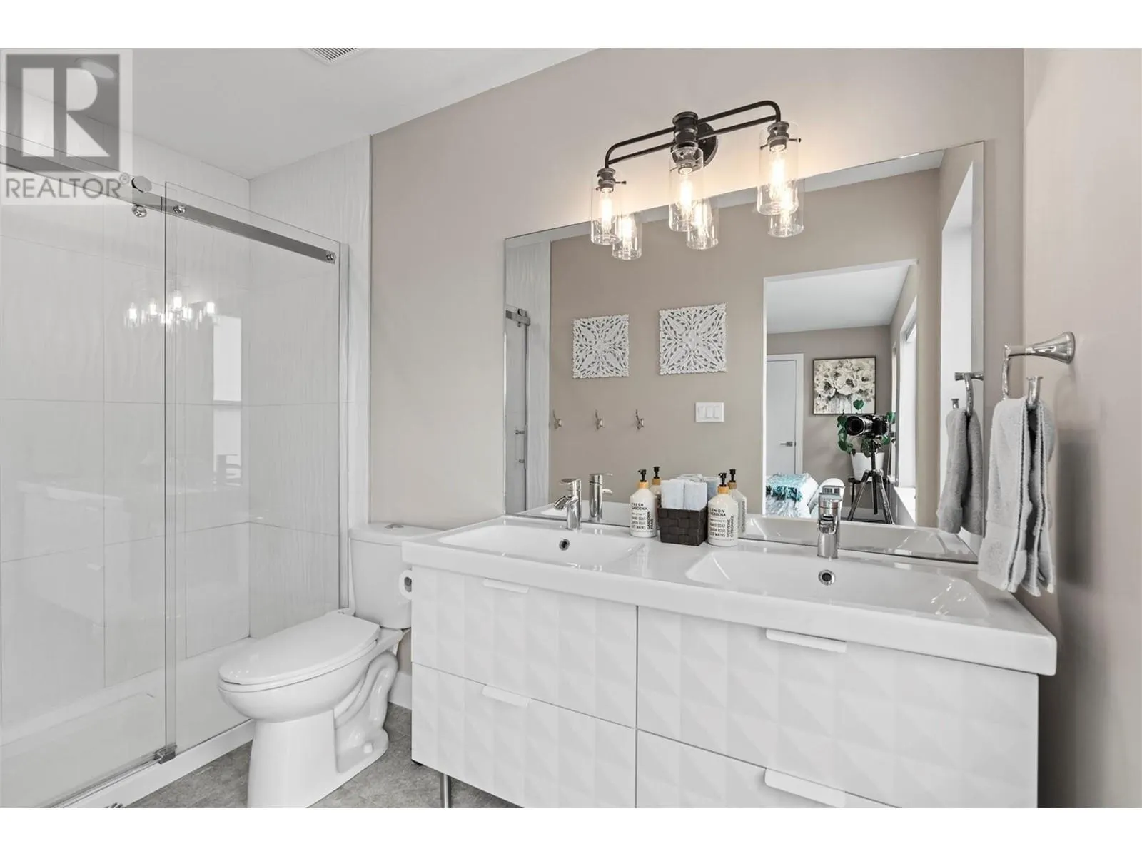 1805 45 Avenue Unit# 4