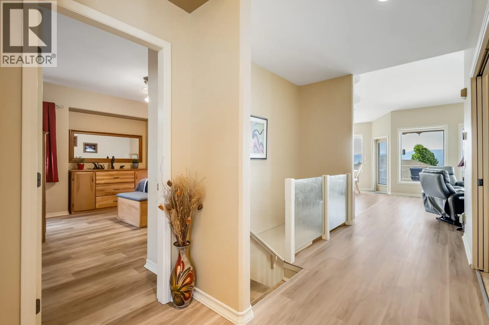 5046 South Ridge Drive