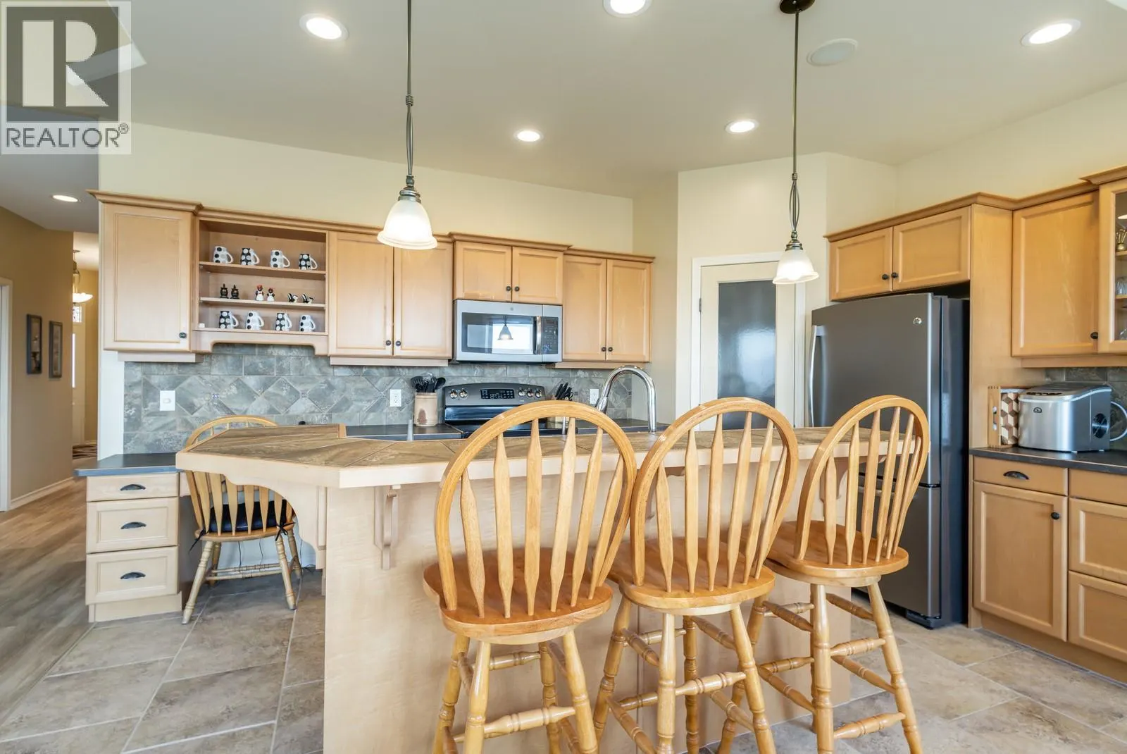5046 South Ridge Drive