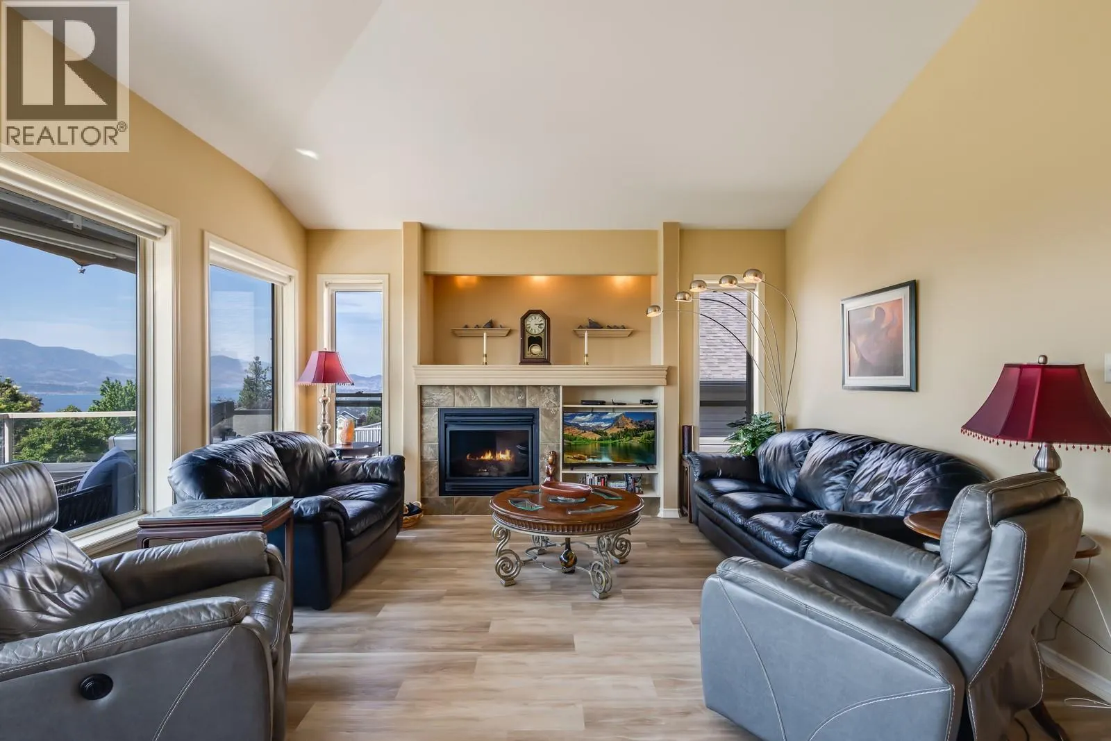 5046 South Ridge Drive