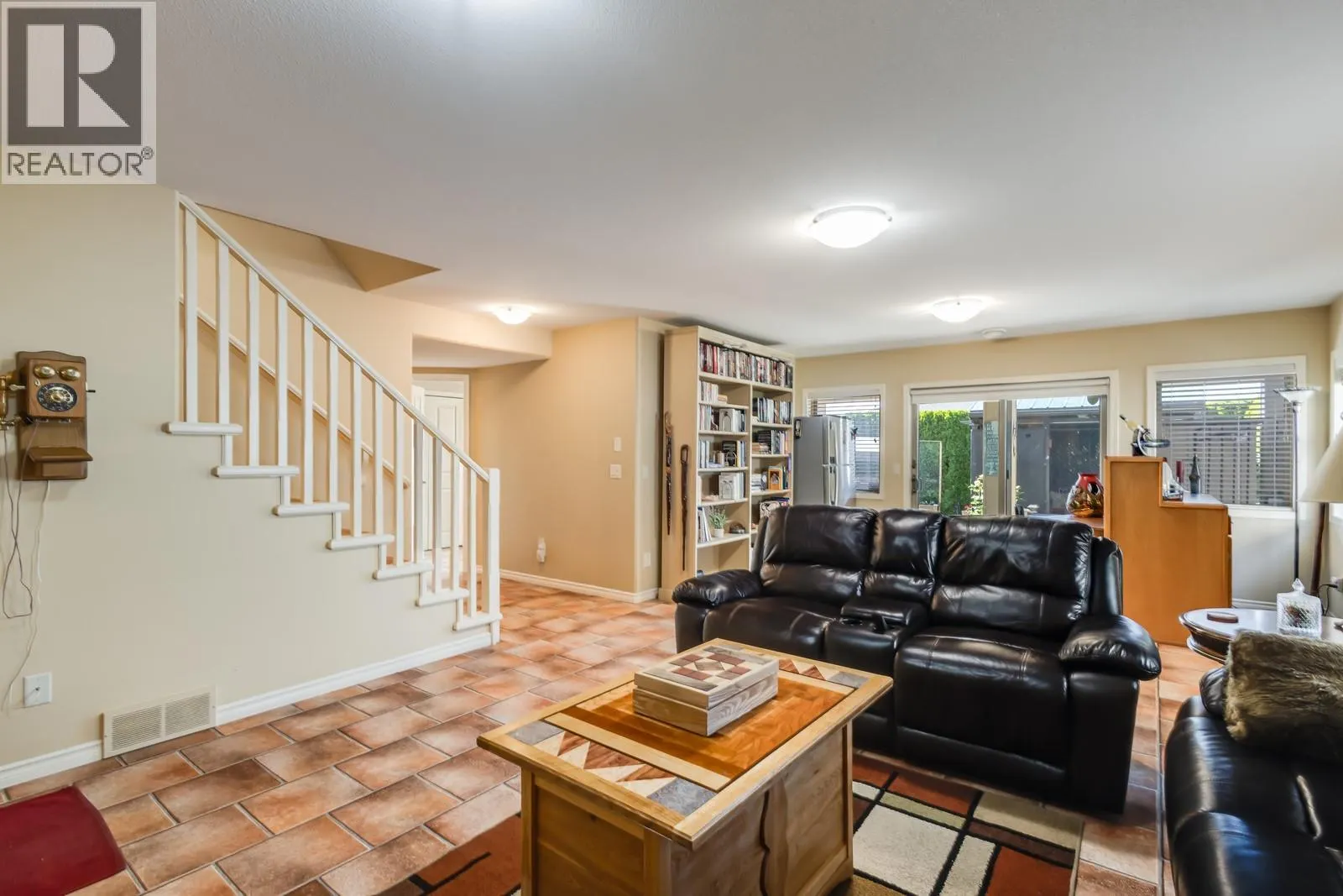 5046 South Ridge Drive