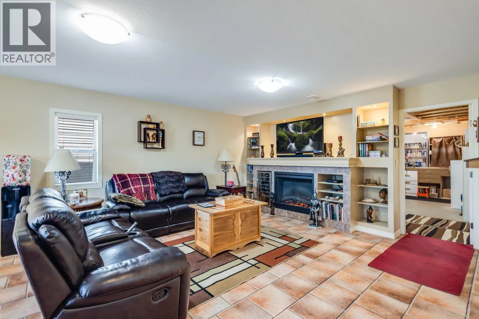 5046 South Ridge Drive