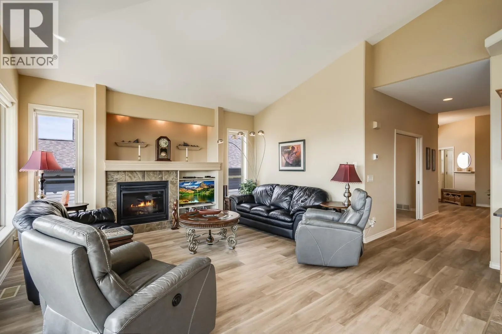 5046 South Ridge Drive