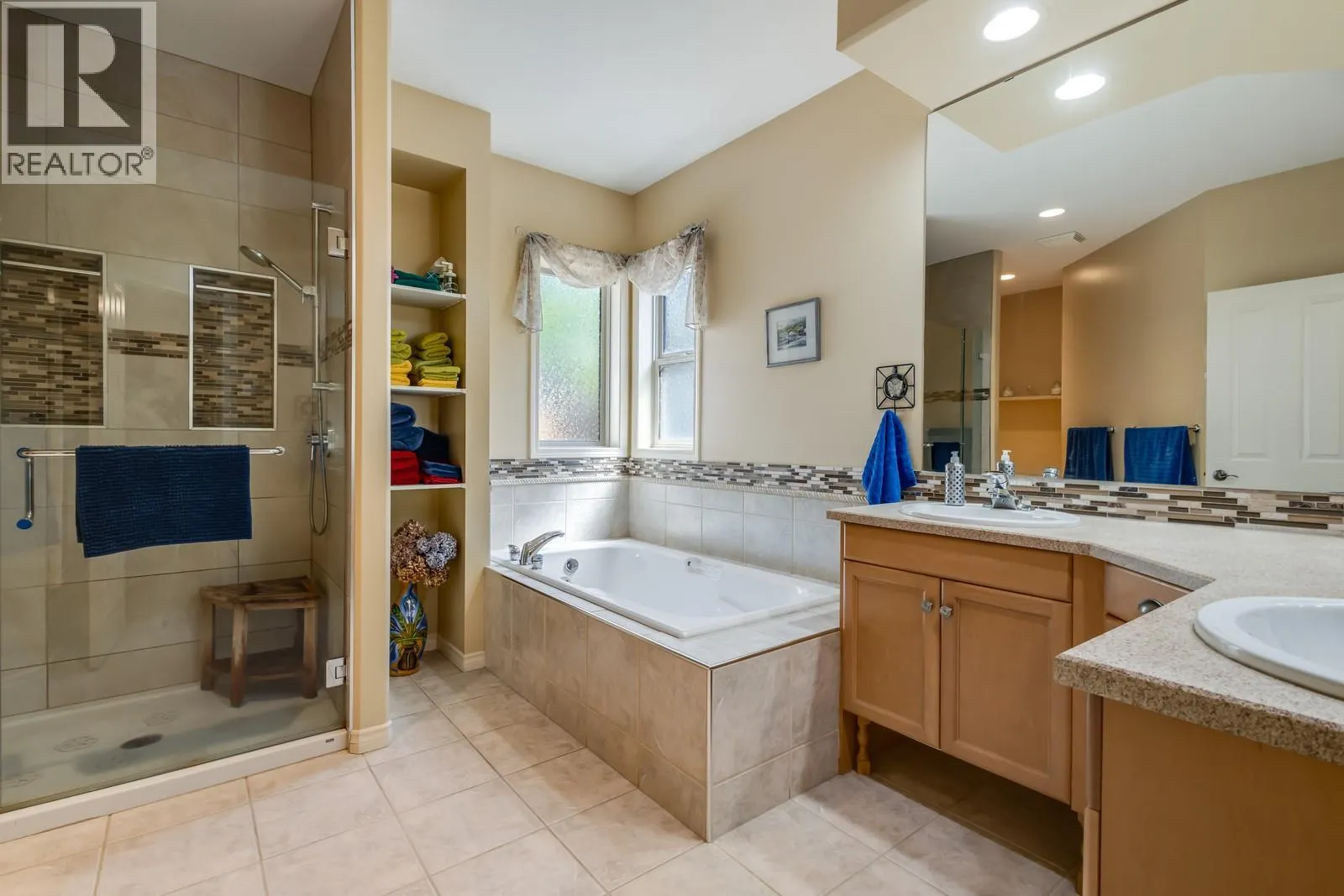 5046 South Ridge Drive