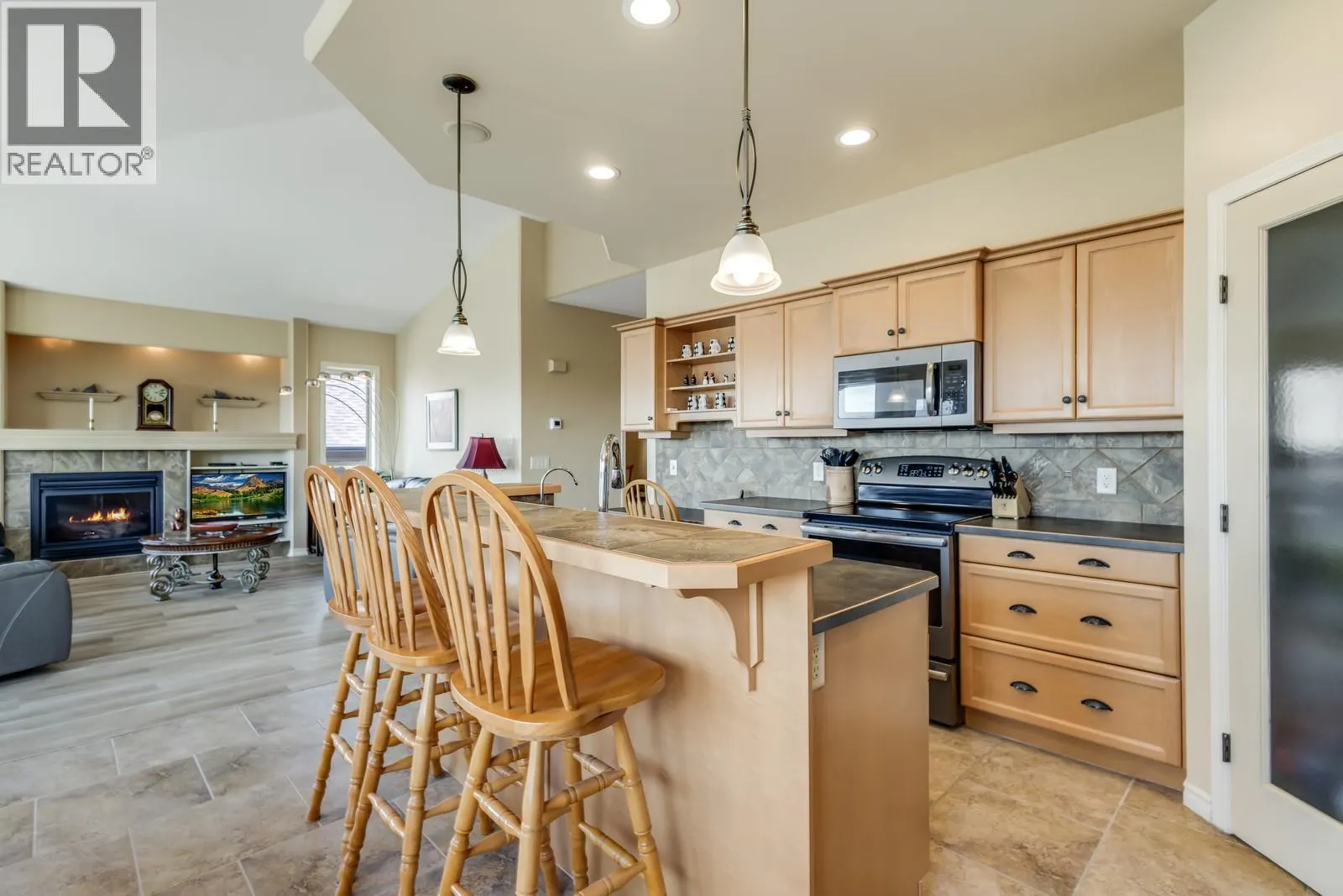 5046 South Ridge Drive