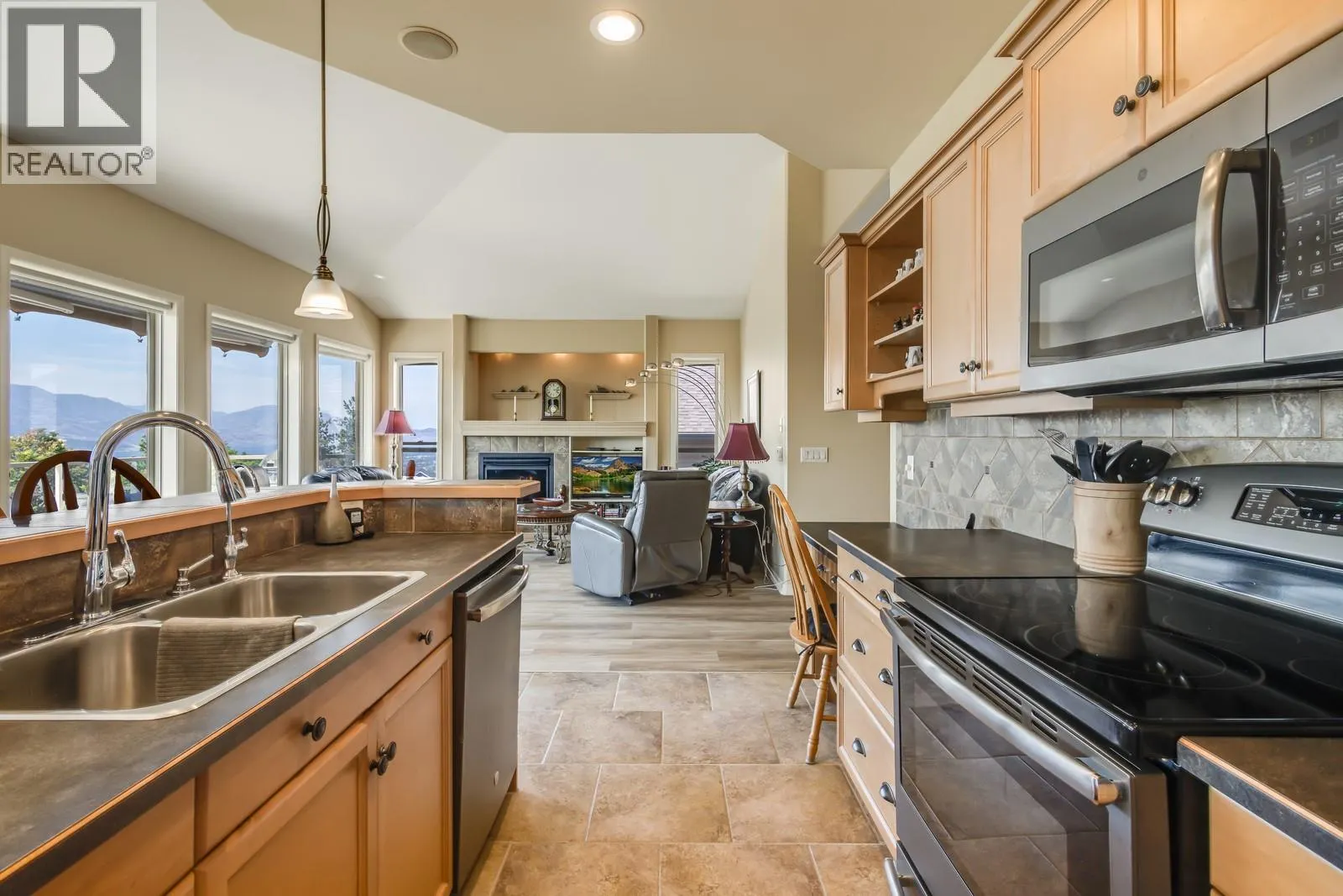 5046 South Ridge Drive
