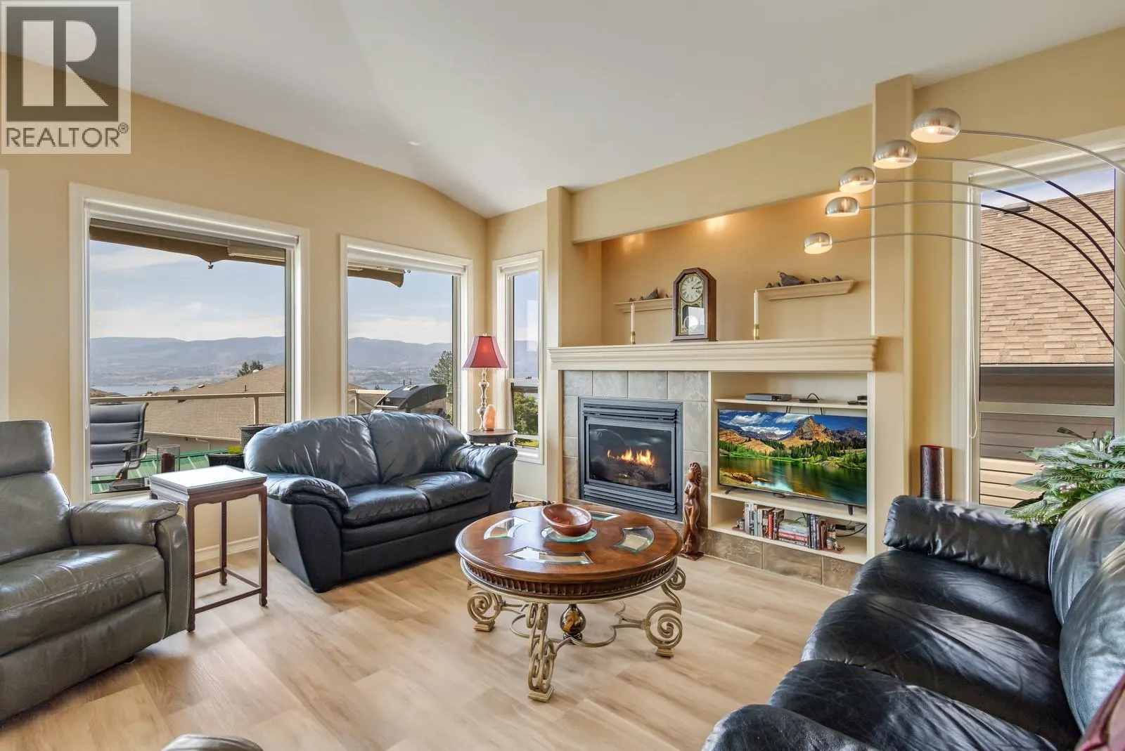 5046 South Ridge Drive