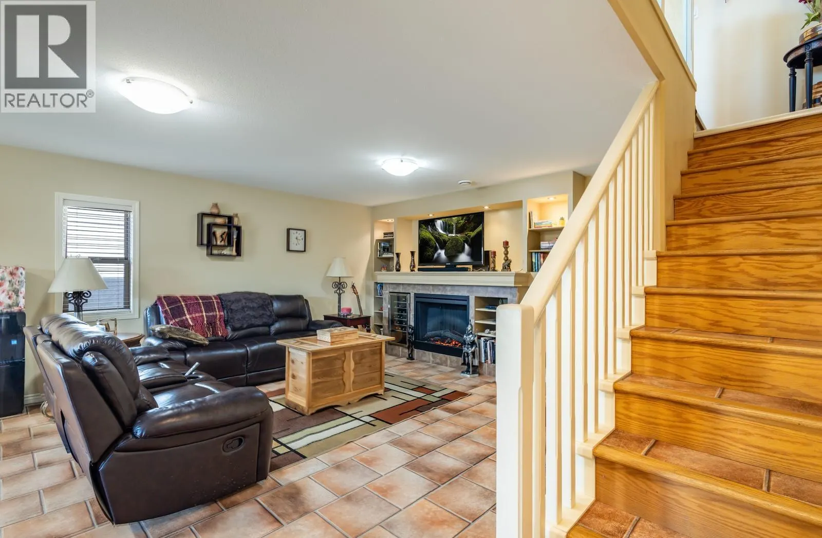 5046 South Ridge Drive