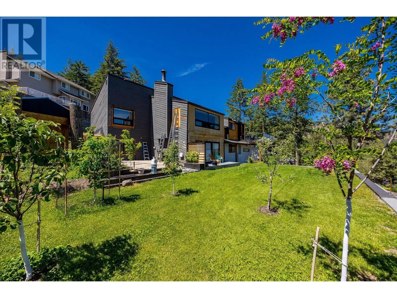 1632 Griffiths Place