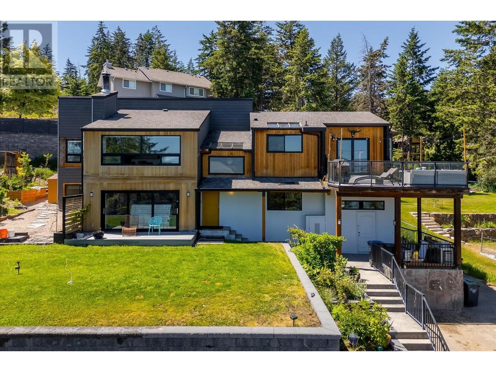 1632 Griffiths Place