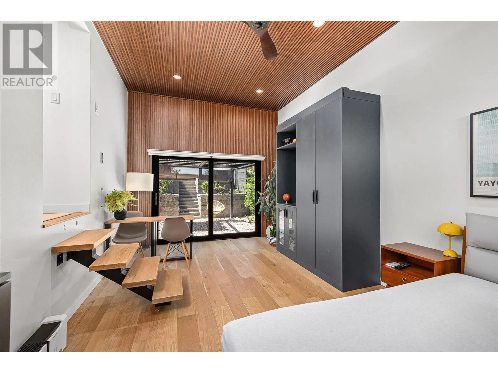 1632 Griffiths Place