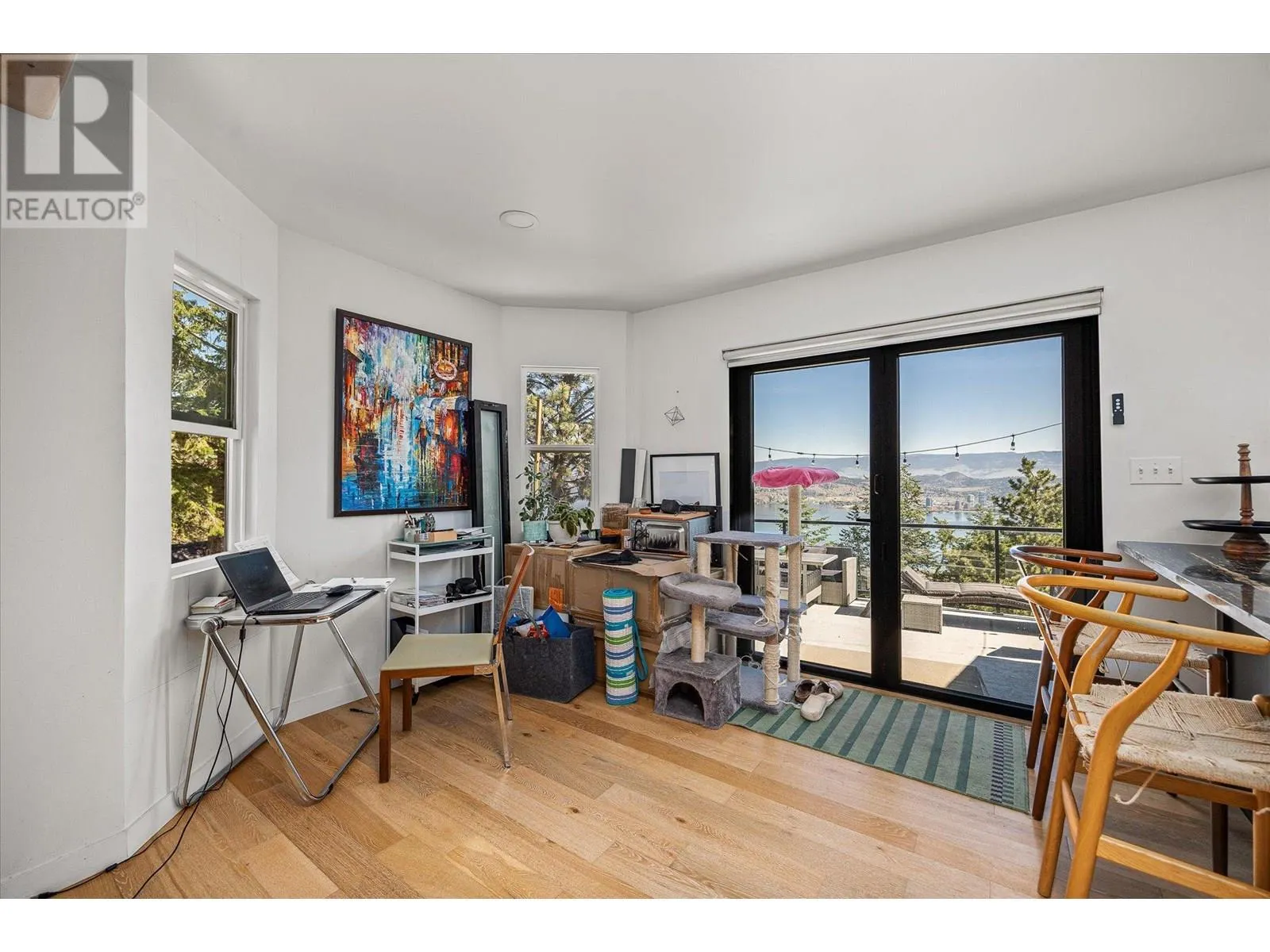 1632 Griffiths Place