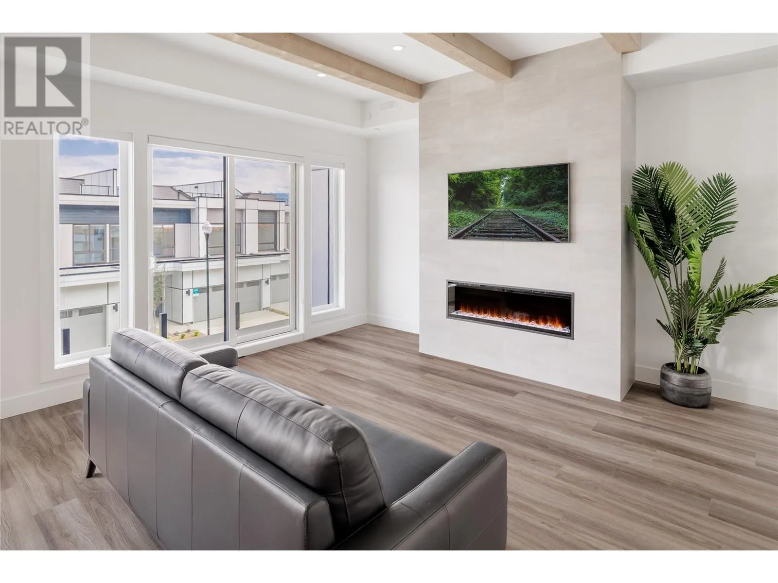 2100 Campbell Road Unit# 160