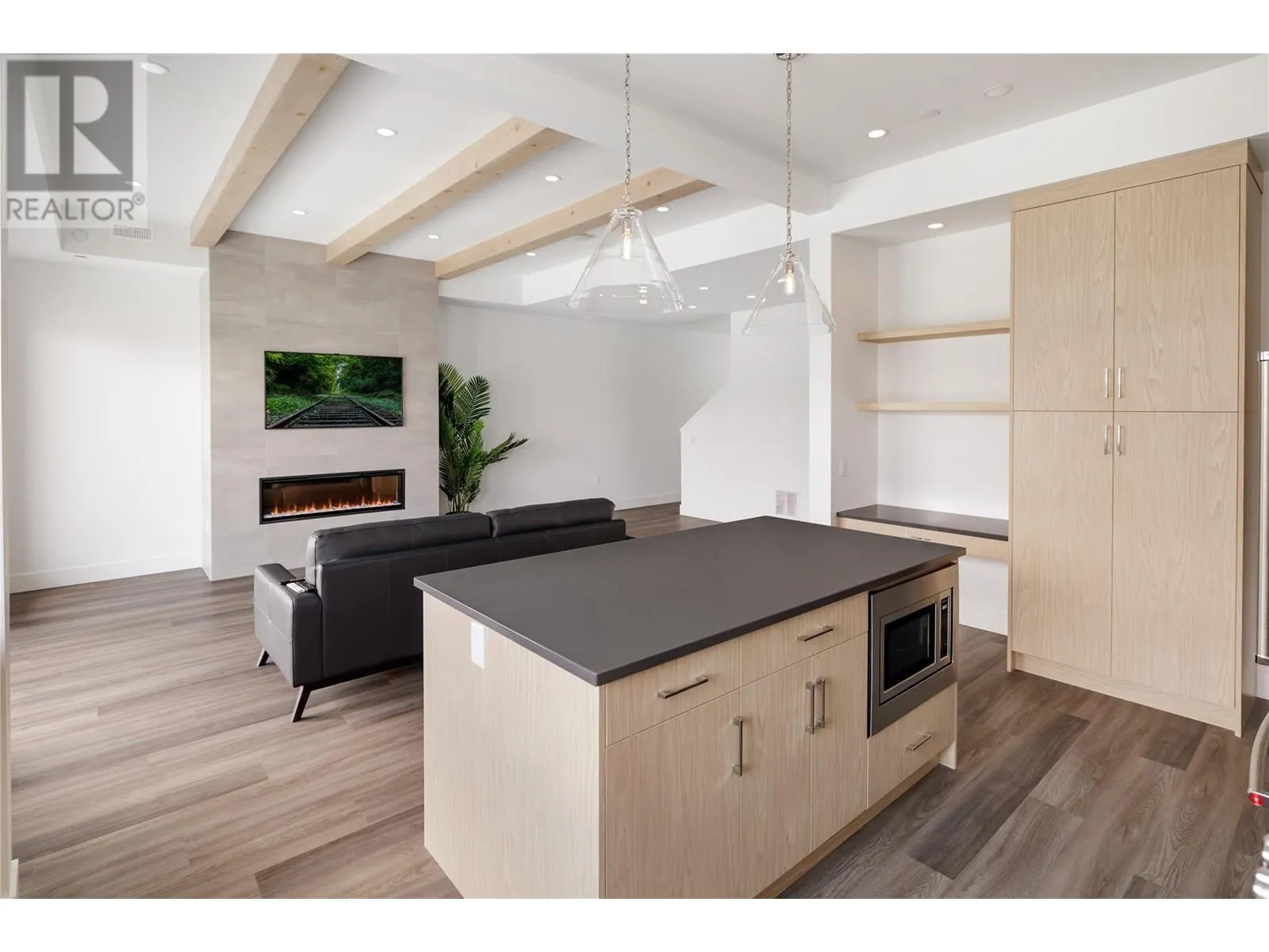 2100 Campbell Road Unit# 160