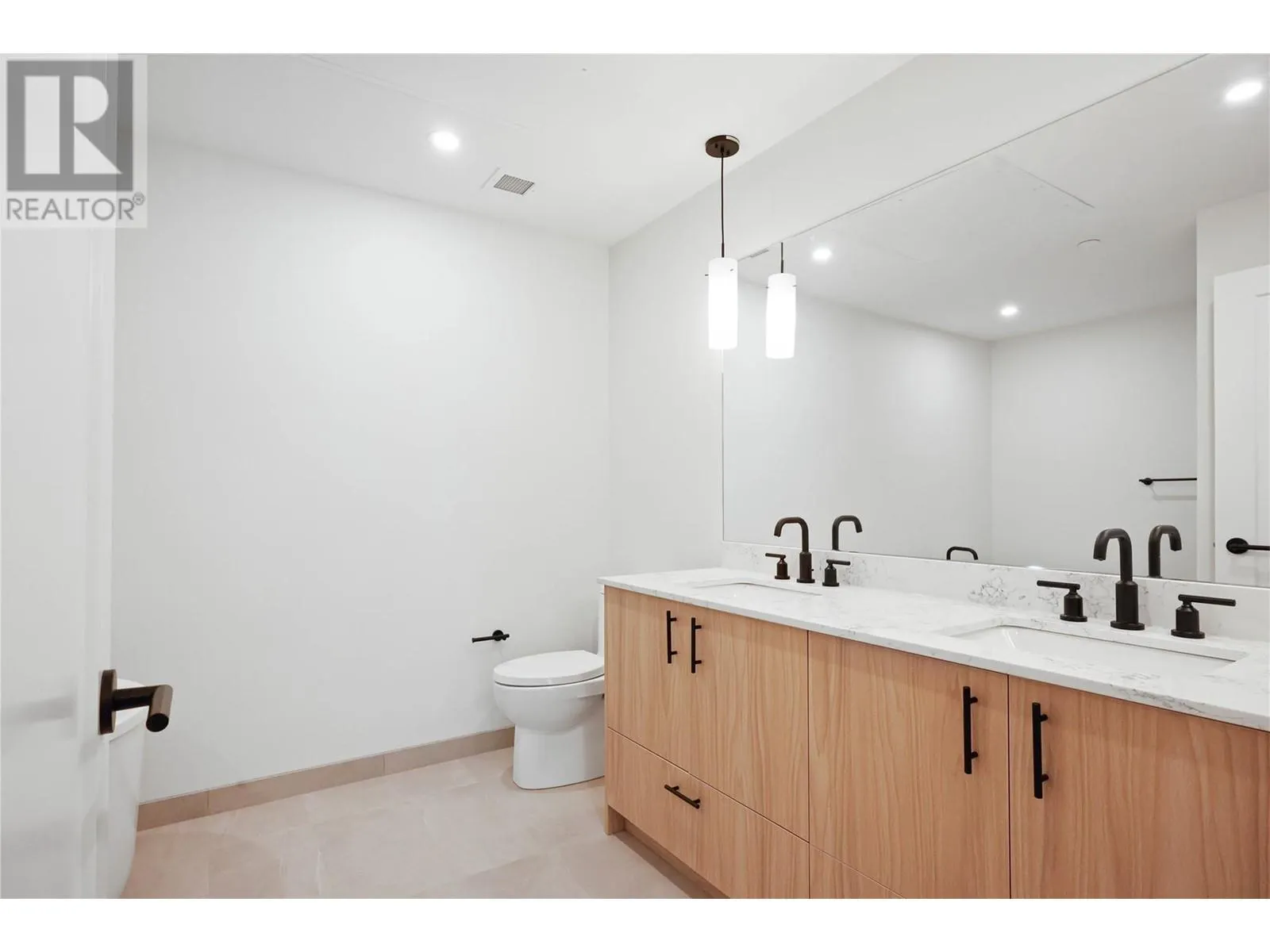 9654 Benchland Drive Unit# 404
