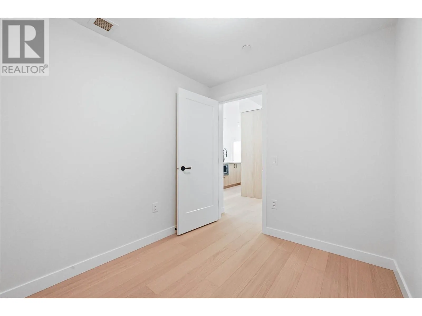 9654 Benchland Drive Unit# 404