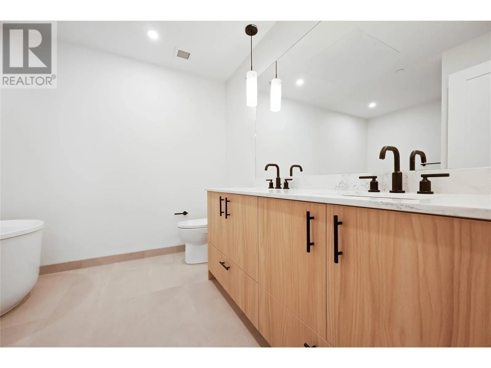 9654 Benchland Drive Unit# 404