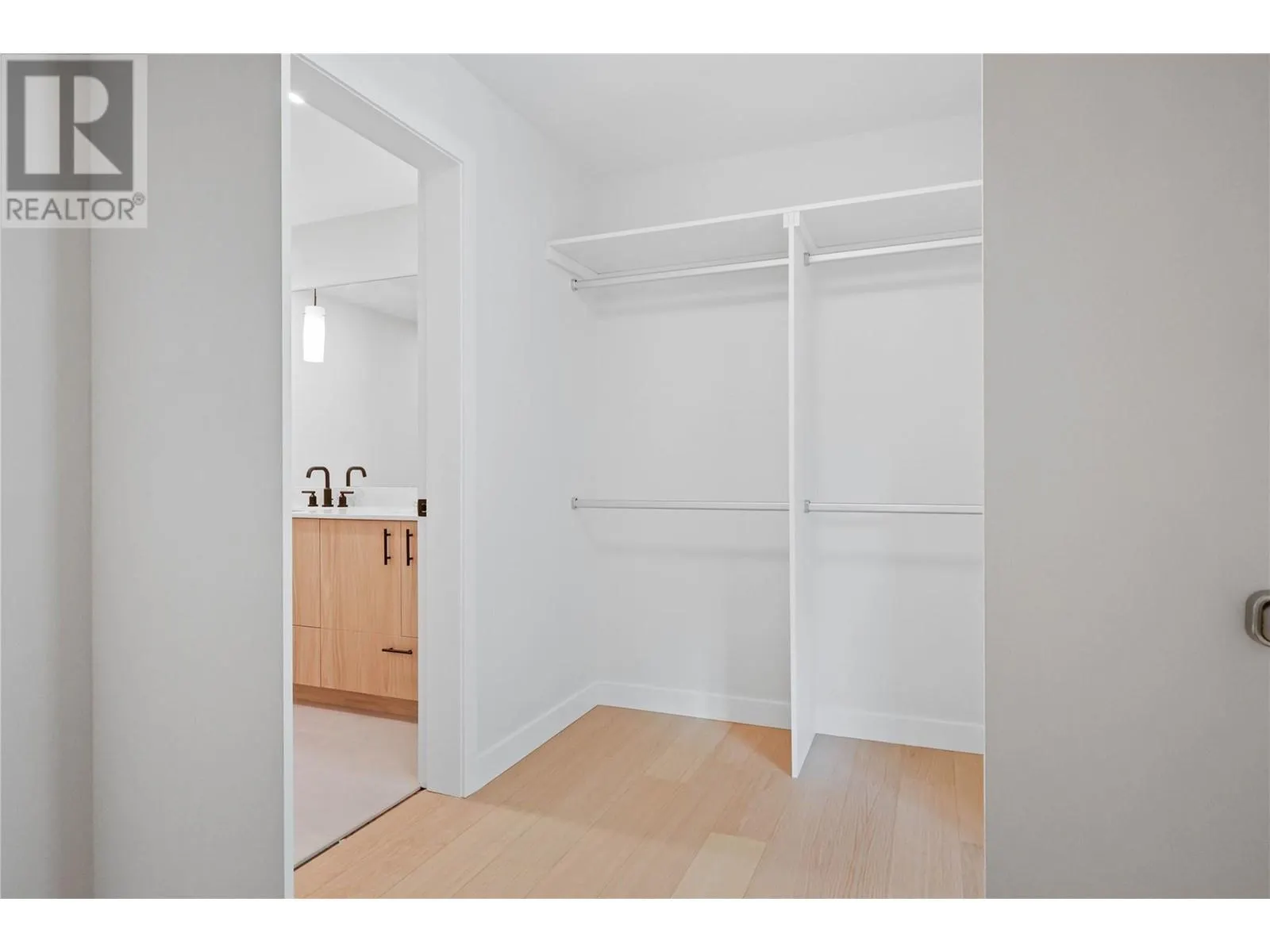 9654 Benchland Drive Unit# 404