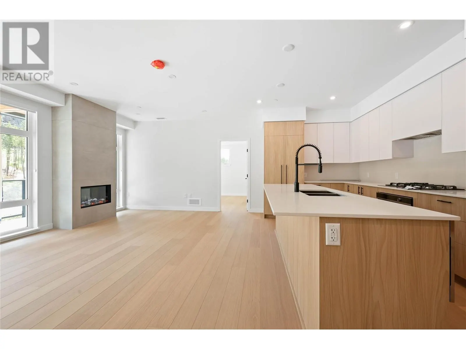 9654 Benchland Drive Unit# 404
