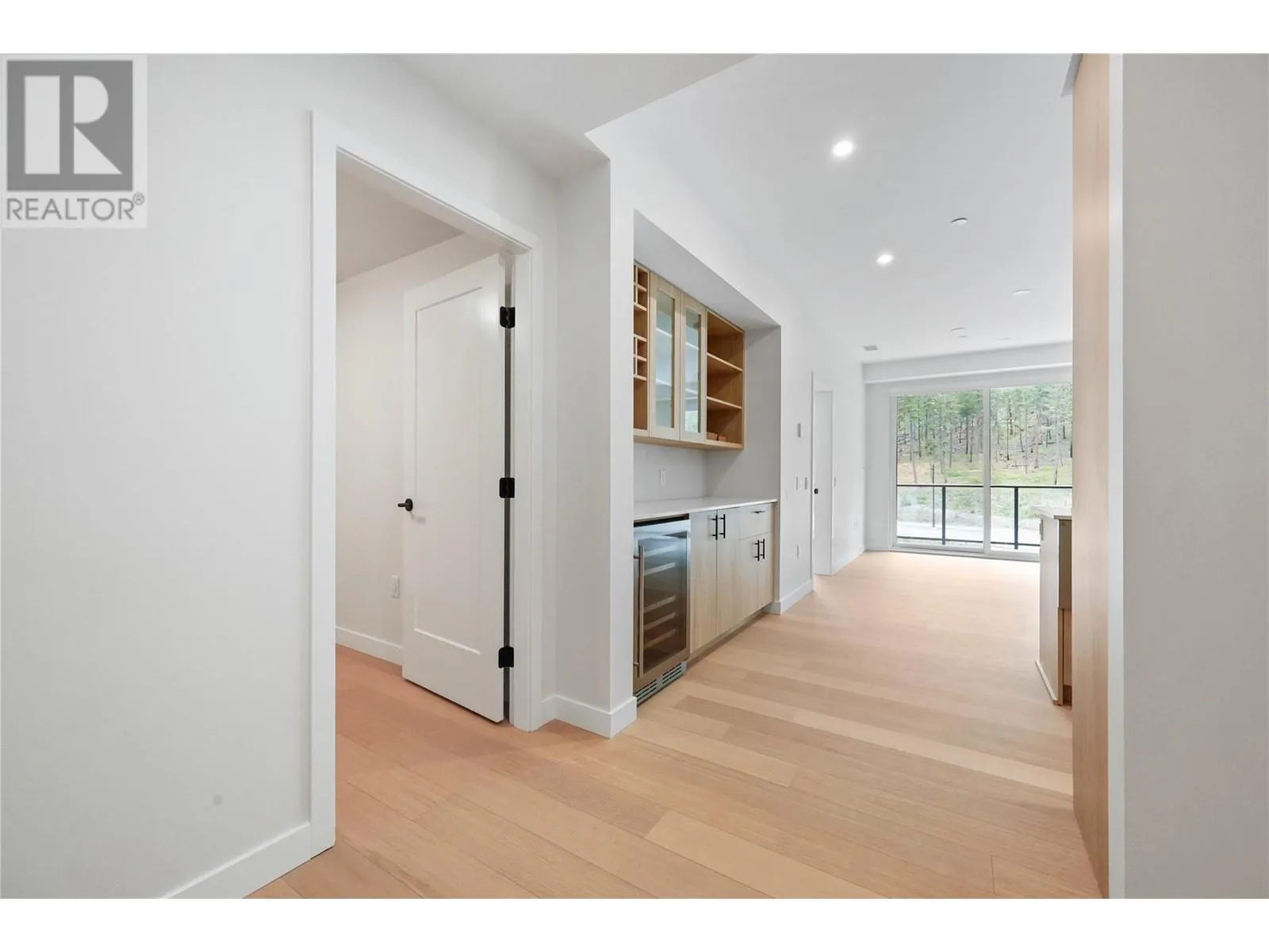 9654 Benchland Drive Unit# 404