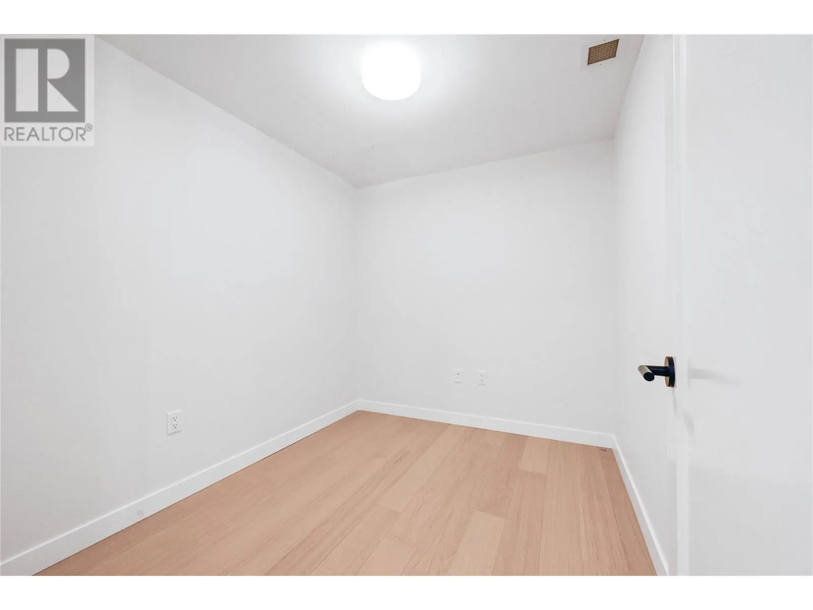 9654 Benchland Drive Unit# 404