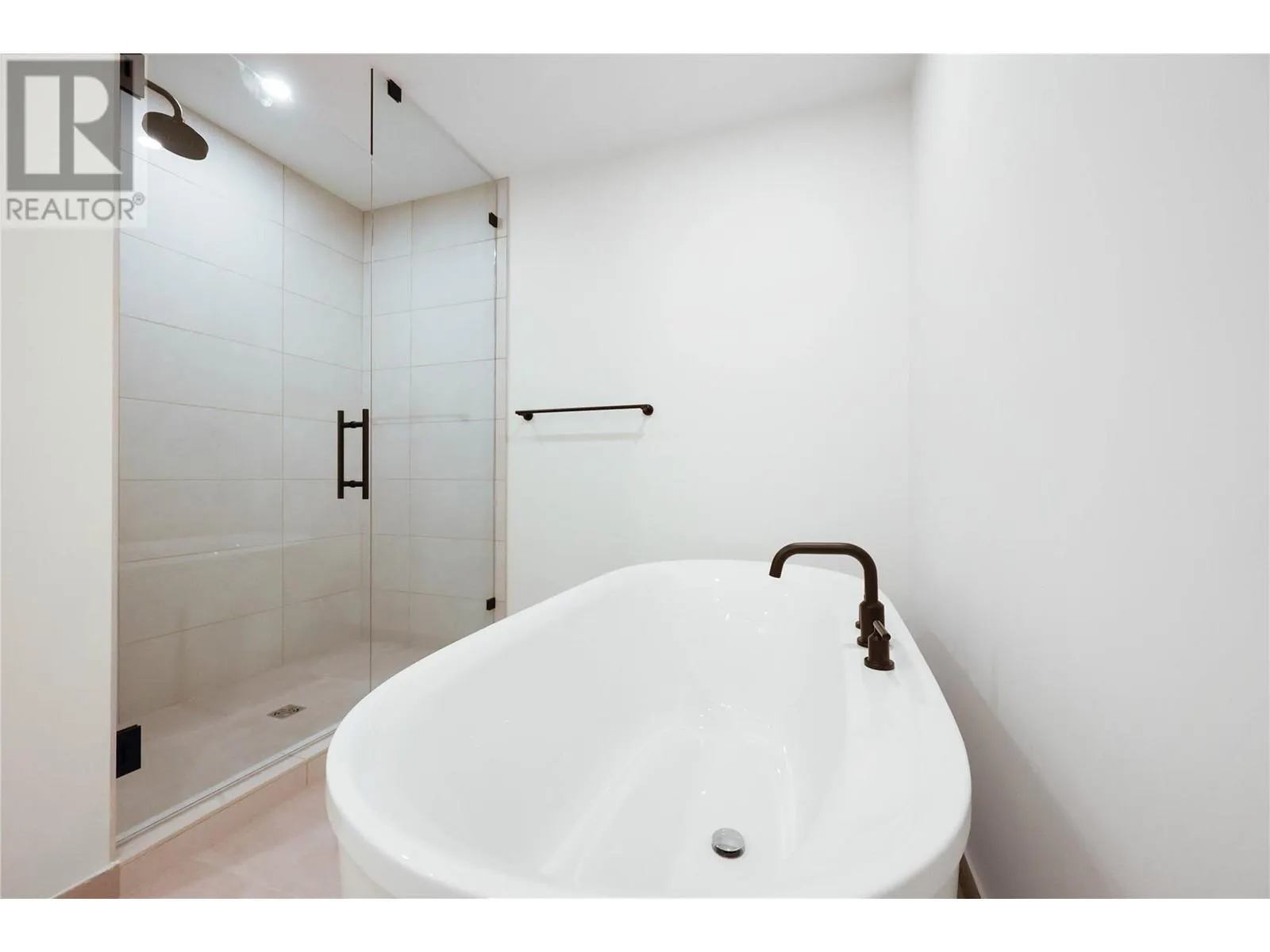 9654 Benchland Drive Unit# 404