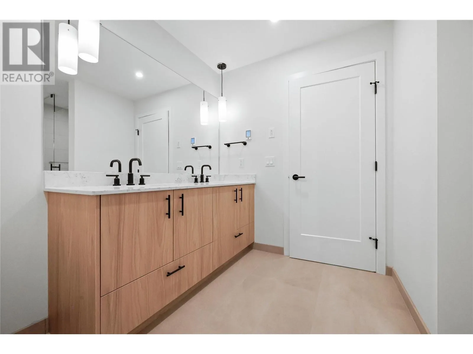 9654 Benchland Drive Unit# 404