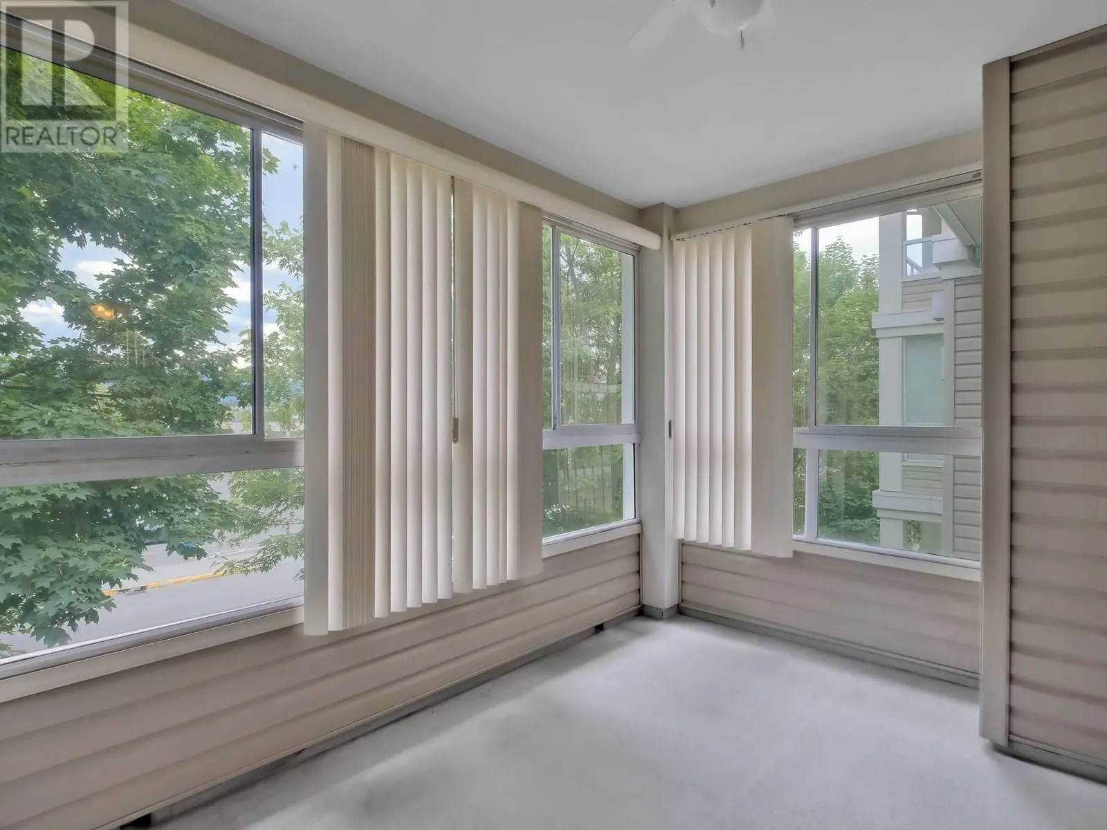 555 Houghton Road Unit# 218