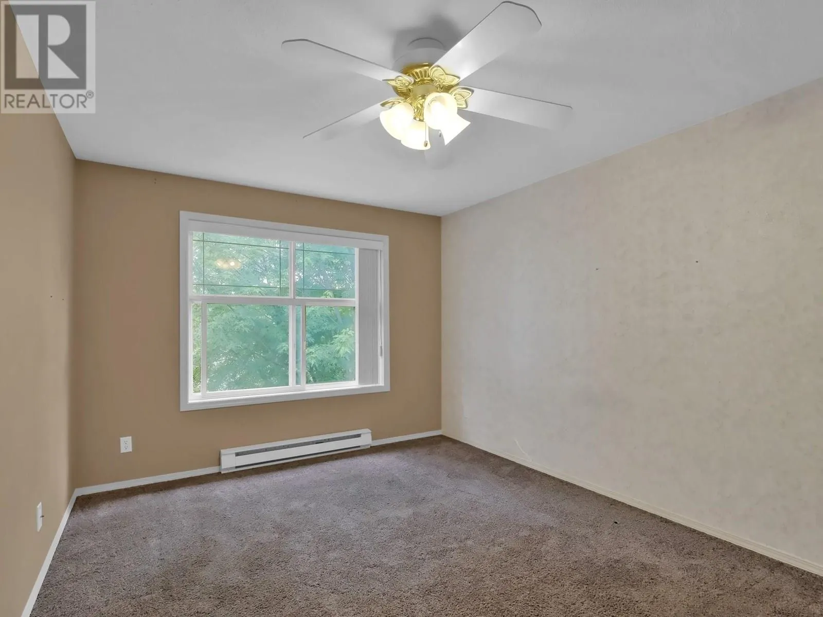 555 Houghton Road Unit# 218