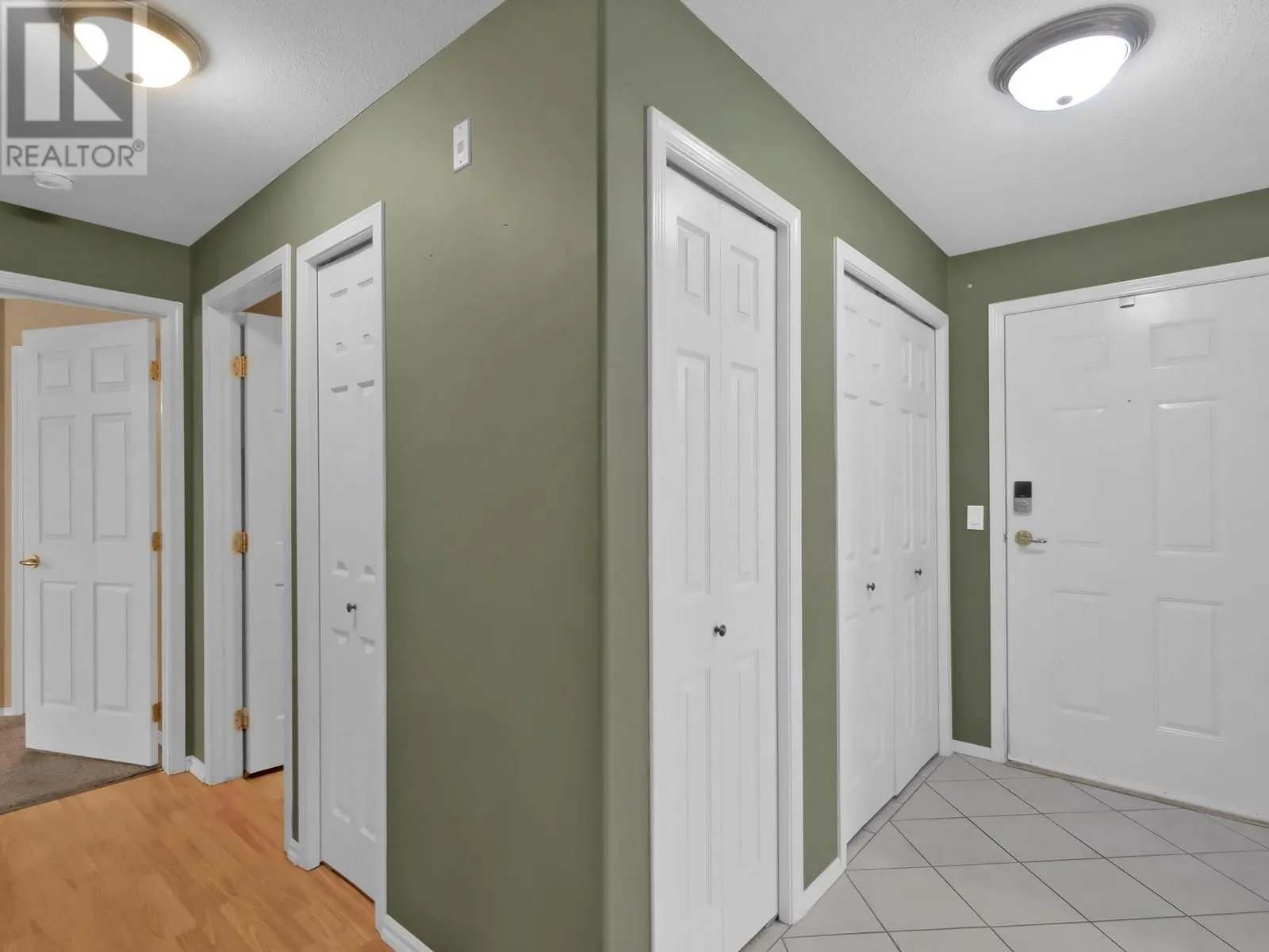 555 Houghton Road Unit# 218