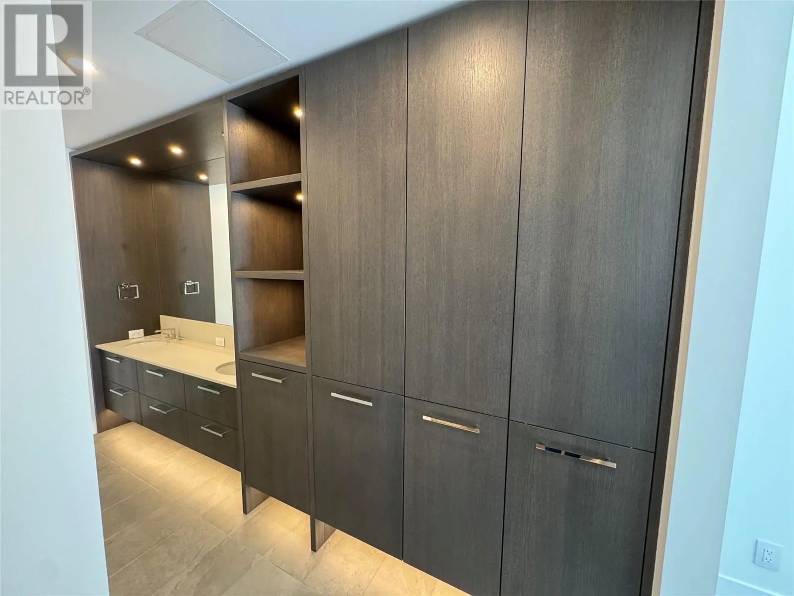 3389 Lakeshore Road Unit# 314