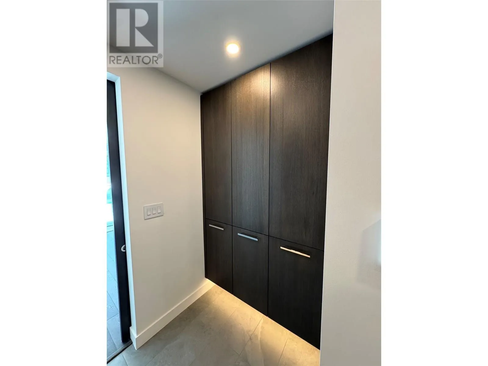 3389 Lakeshore Road Unit# 314