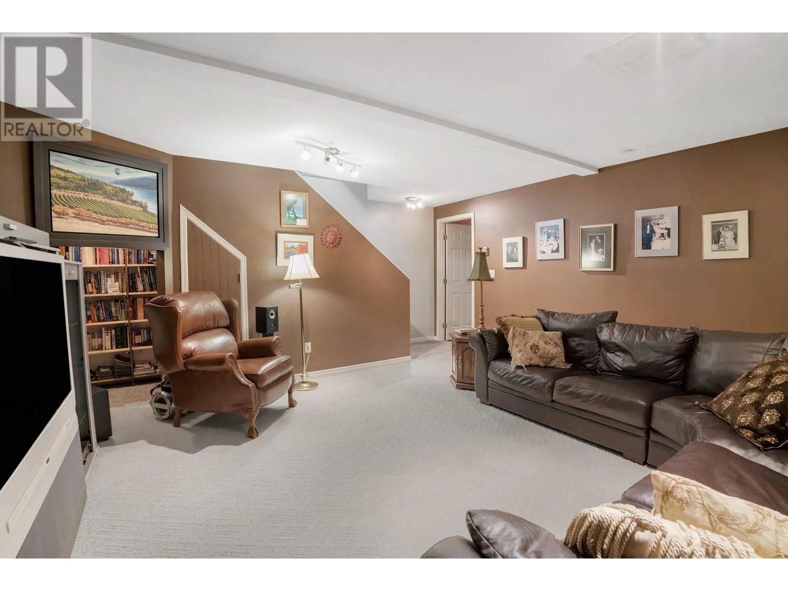 1530 Kelglen Crescent Unit# 21
