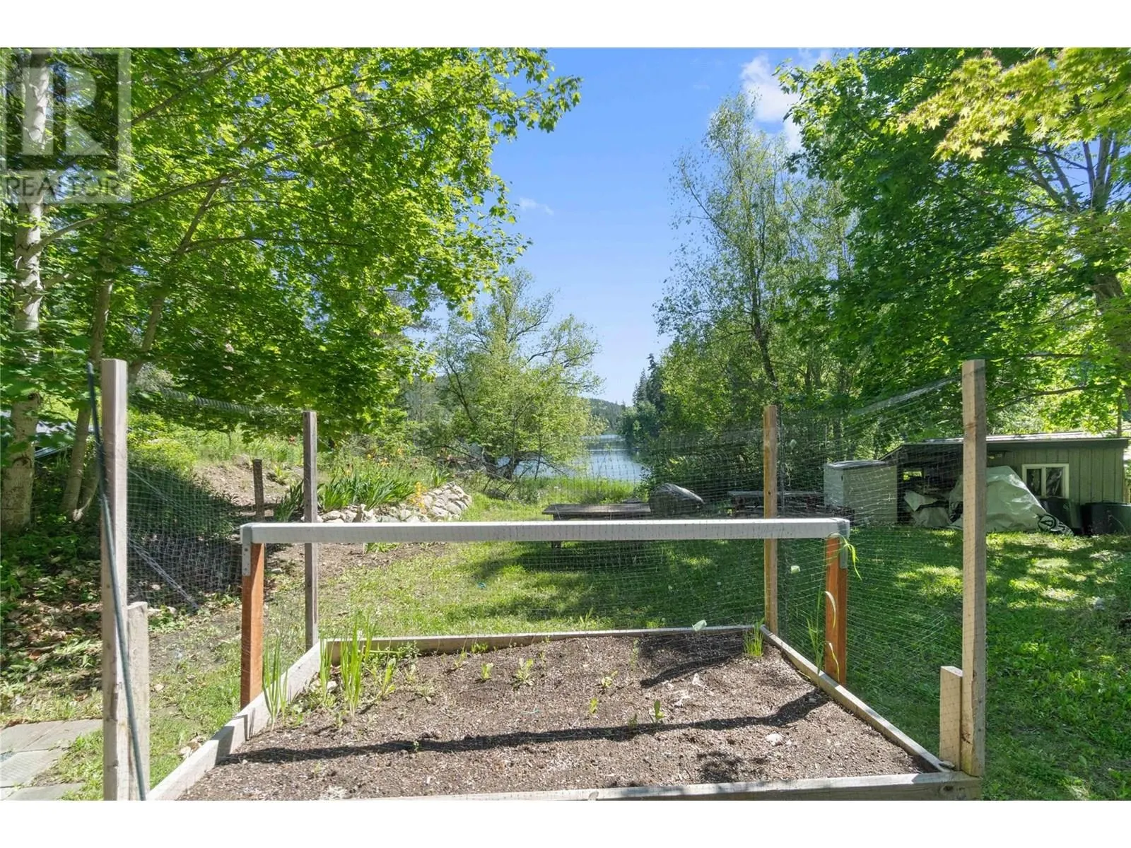 769 & 771 Gardom Lake Road