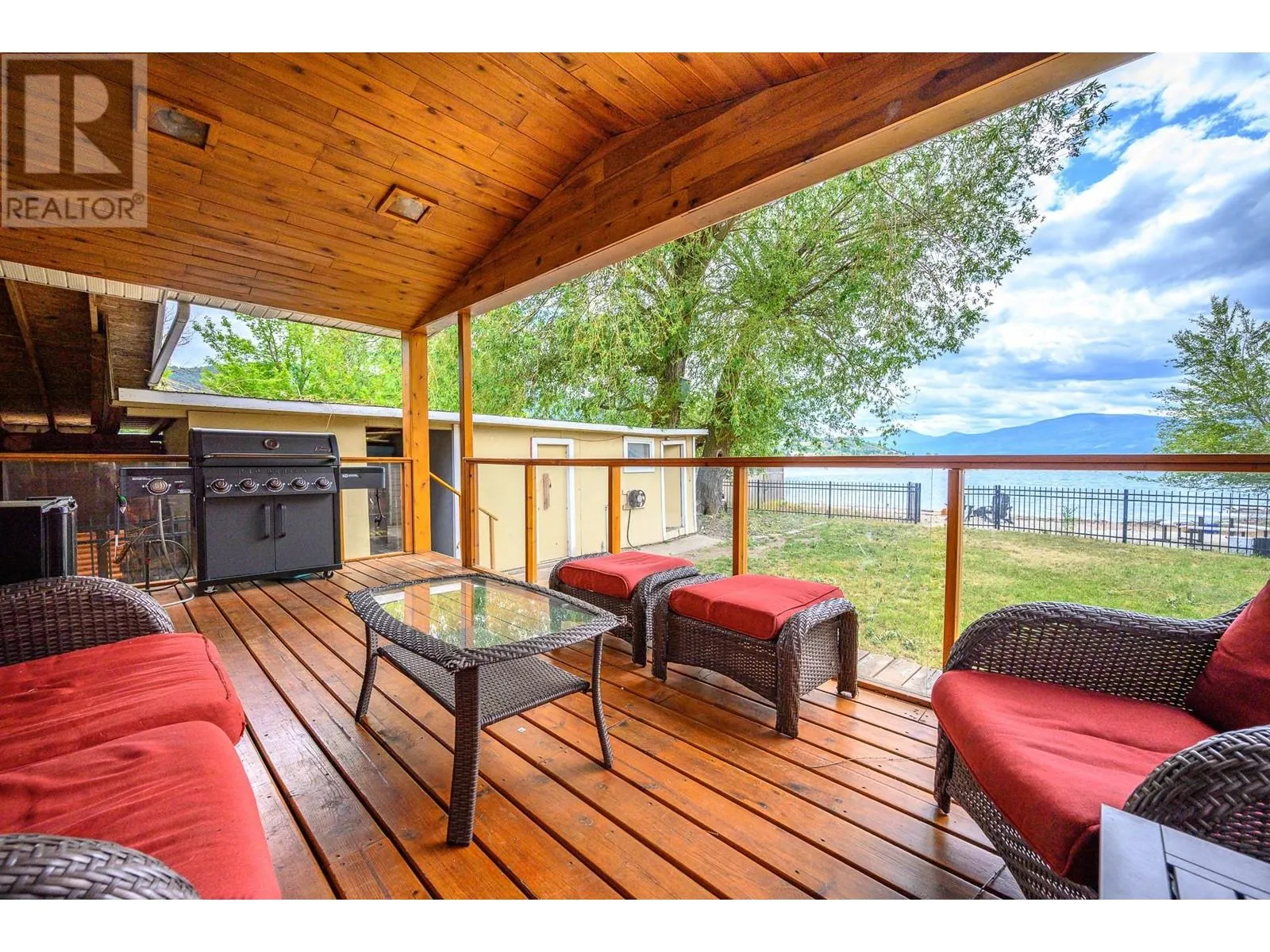 2612 Lakeshore Road