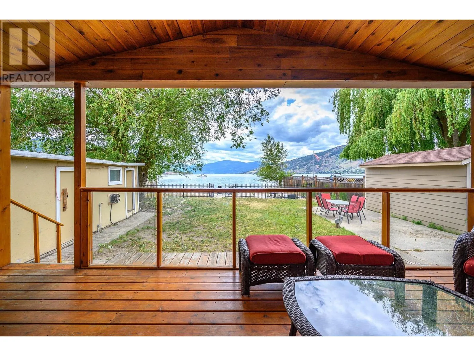 2612 Lakeshore Road