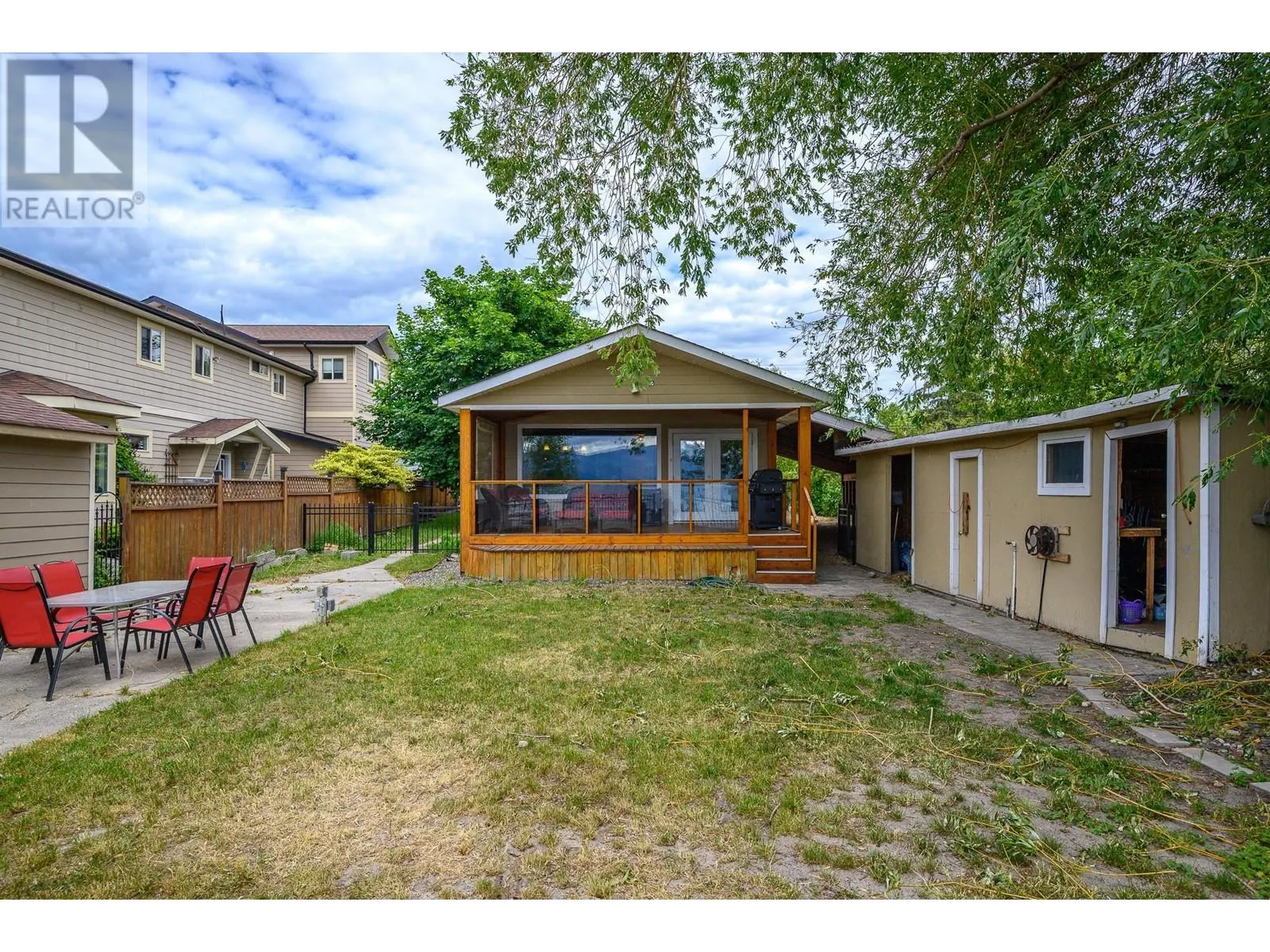 2612 Lakeshore Road